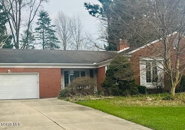 1215 Lyn Road, Bowling Green, OH 43402 Main Photo