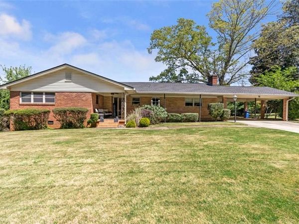 2037 Pine Tree Trail, Gainesville, GA 30501