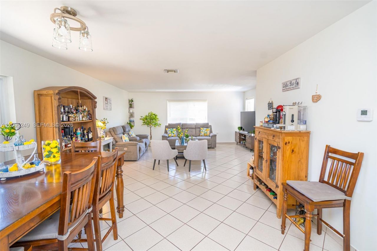 9786 SW 222nd Ter, Cutler Bay, FL 33190 Photo