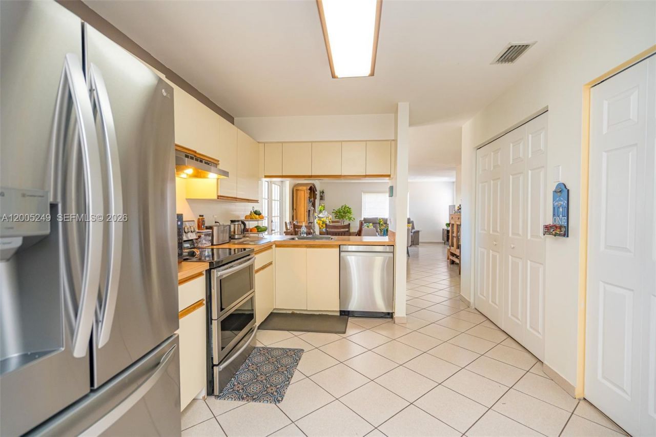 9786 SW 222nd Ter, Cutler Bay, FL 33190 Photo