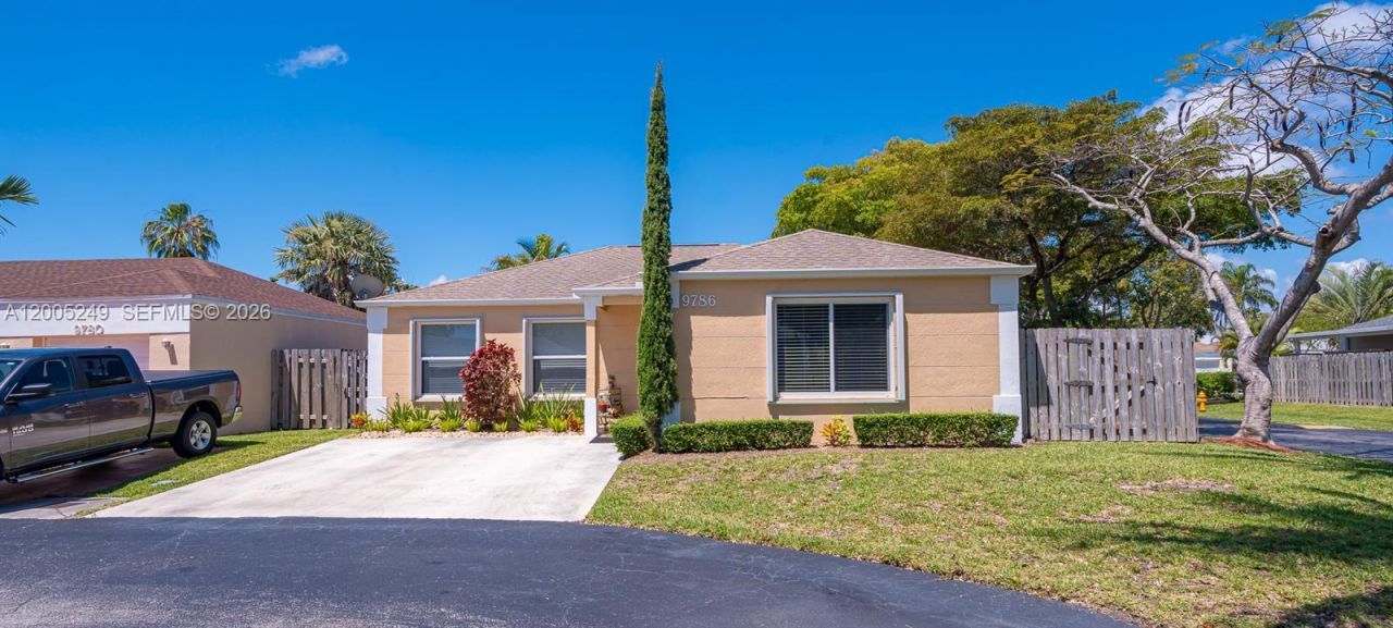 9786 SW 222nd Ter, Cutler Bay, FL 33190 Photo