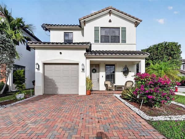 9886 W 34th Ave, Hialeah, FL 33018