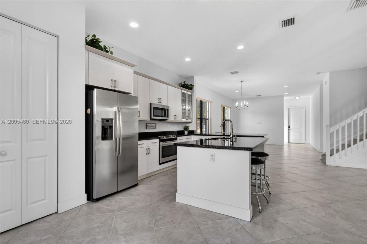 9886 W 34th Ave, Hialeah, FL 33018 Photo