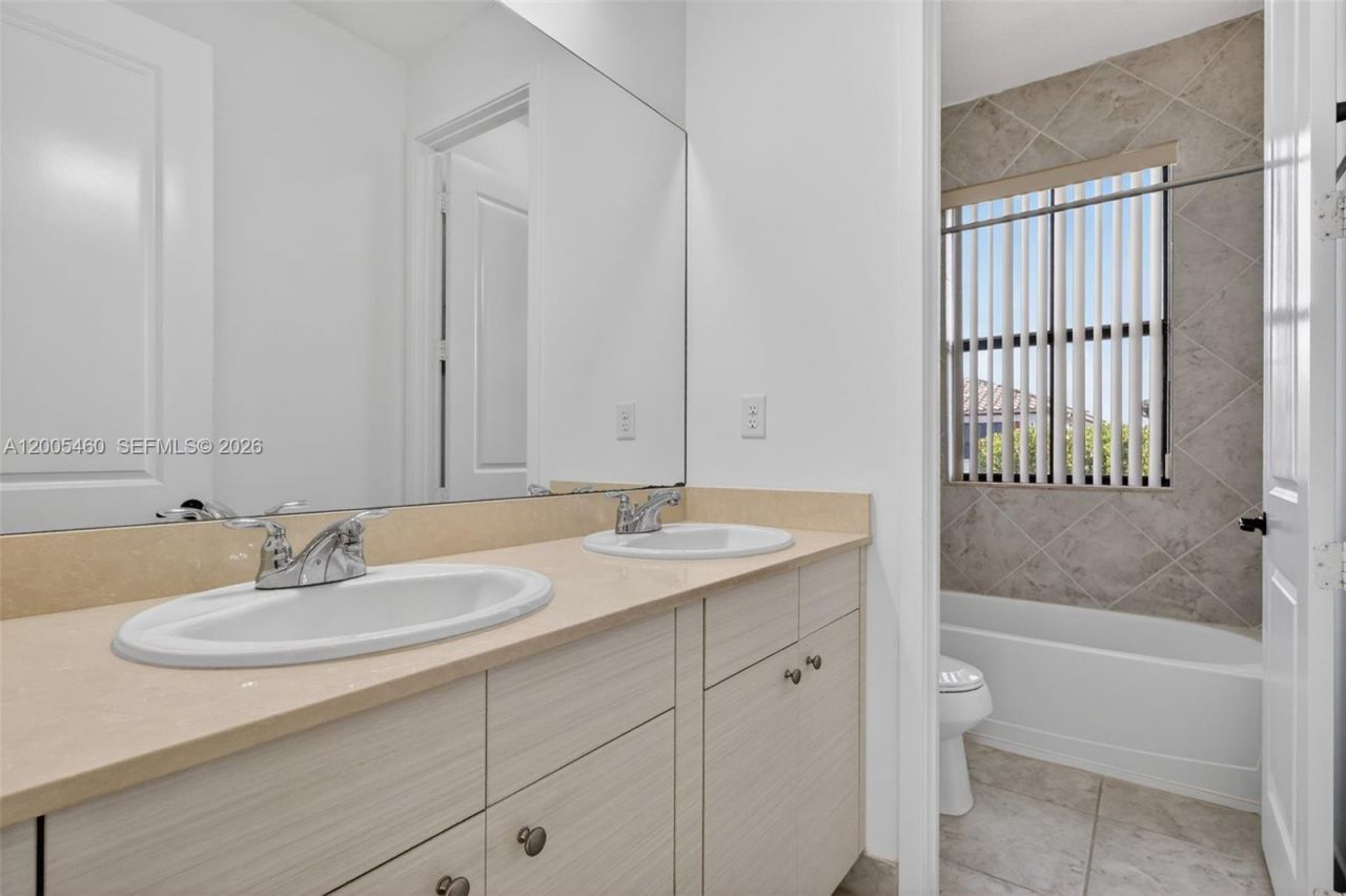 9886 W 34th Ave, Hialeah, FL 33018 Photo
