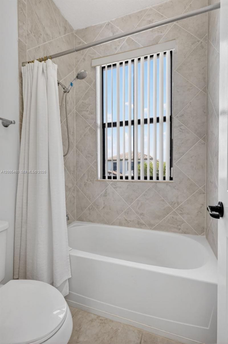 9886 W 34th Ave, Hialeah, FL 33018 Photo