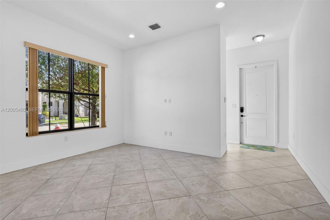 9886 W 34th Ave, Hialeah, FL 33018 Photo