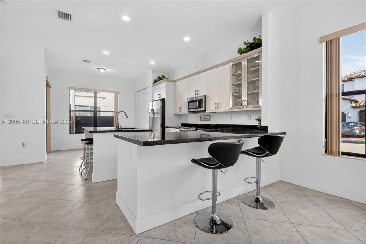 9886 W 34th Ave, Hialeah, FL 33018 Photo