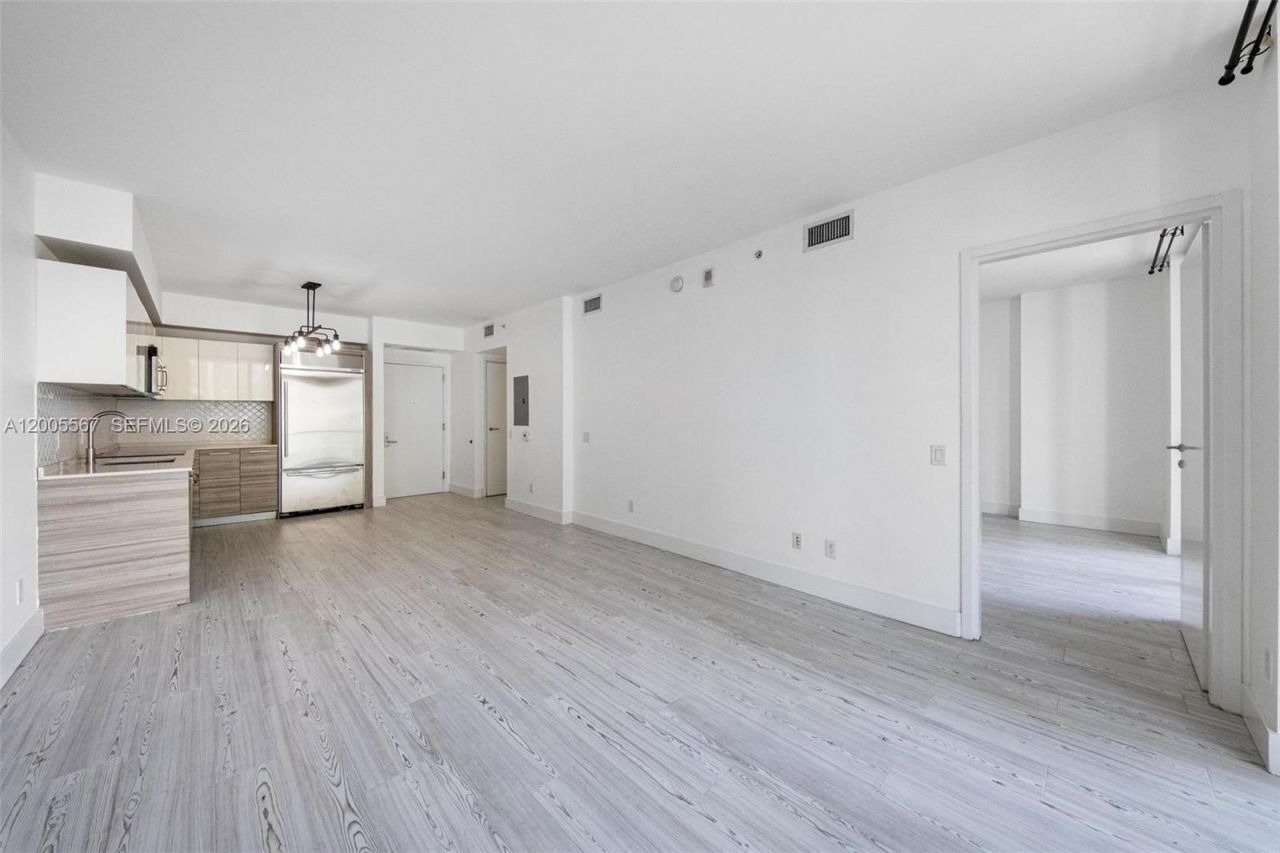 1300 Brickell Bay Dr , Unit 704, Miami, FL 33131 Photo