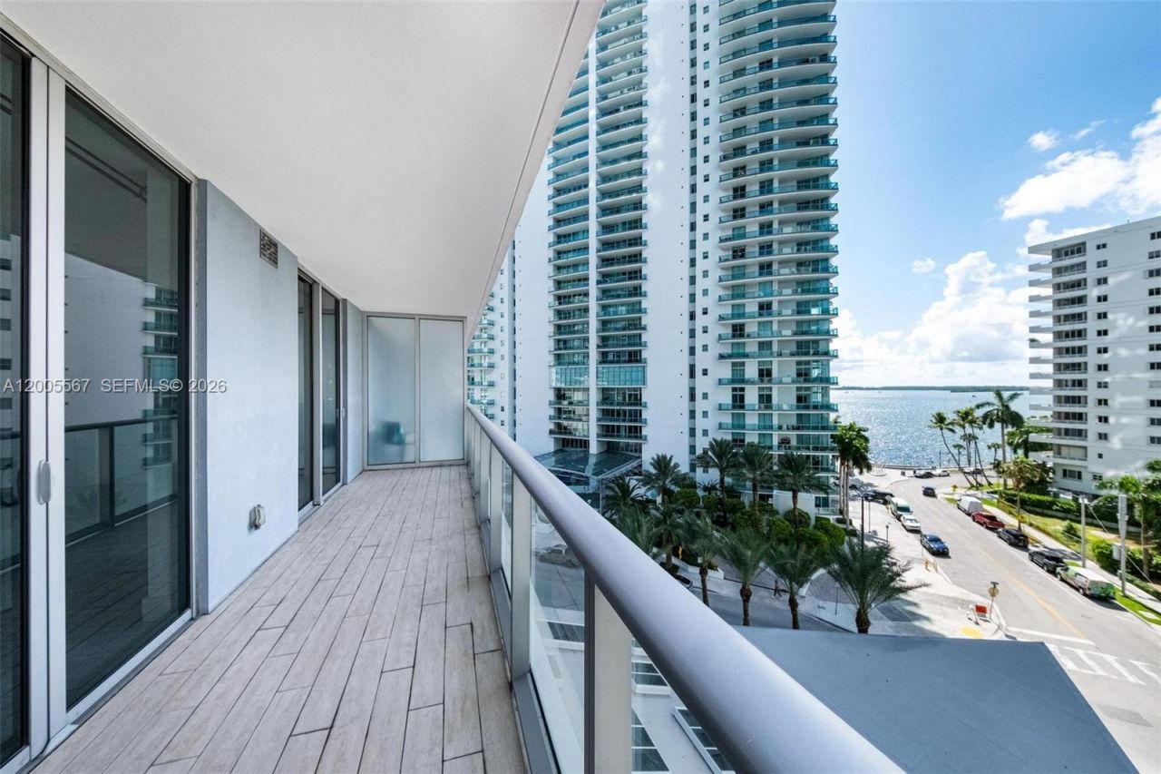 1300 Brickell Bay Dr , Unit 704, Miami, FL 33131 Photo