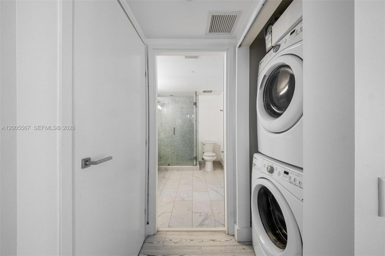 1300 Brickell Bay Dr , Unit 704, Miami, FL 33131 Photo