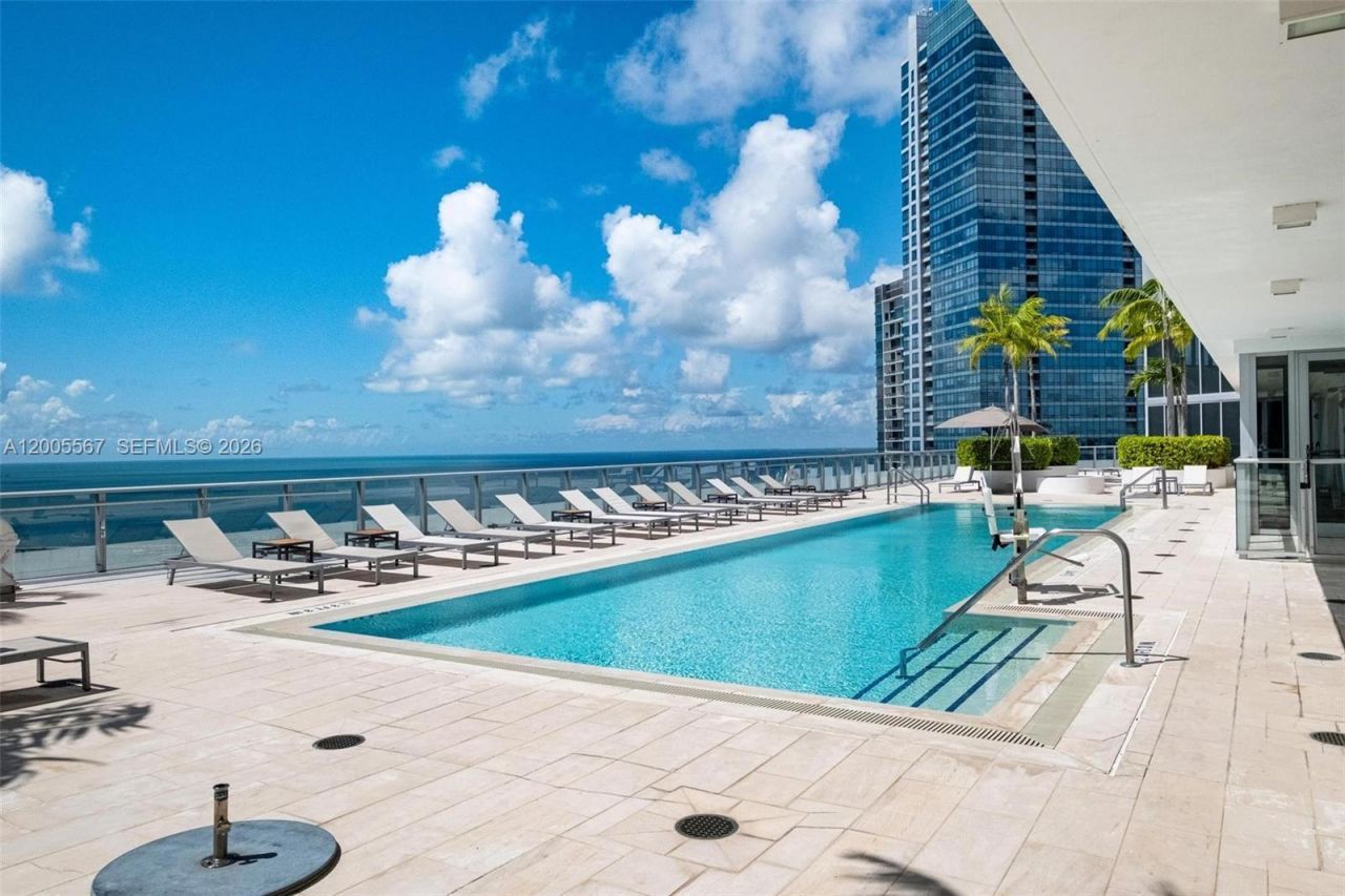 1300 Brickell Bay Dr , Unit 704, Miami, FL 33131 Photo