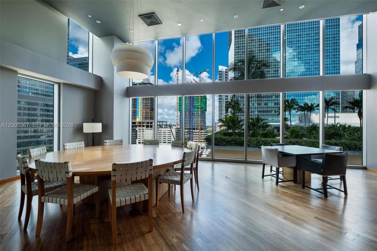 1300 Brickell Bay Dr , Unit 704, Miami, FL 33131 Photo