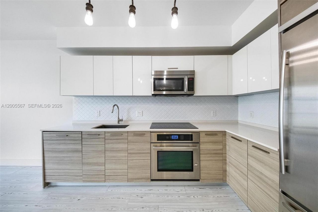 1300 Brickell Bay Dr , Unit 704, Miami, FL 33131 Photo