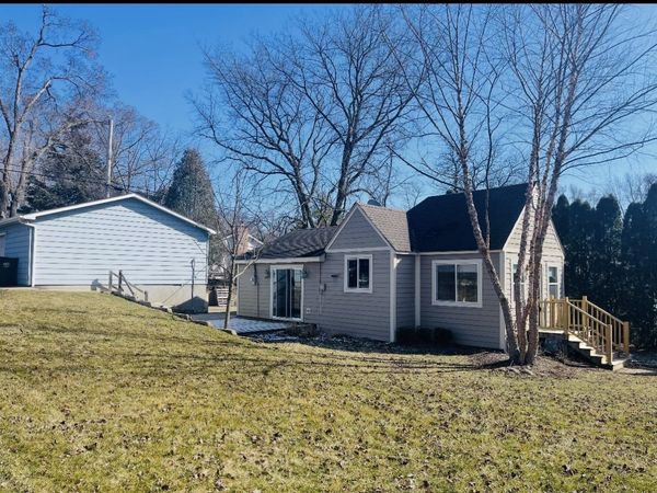 327 Kenwood Drive, Round Lake Park, IL 60073