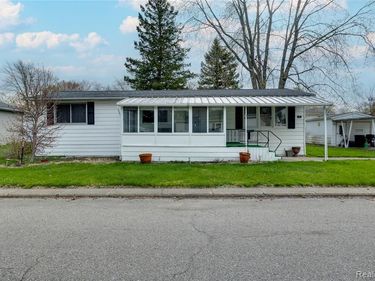 3333 Ravenswood , Marysville, MI 48040