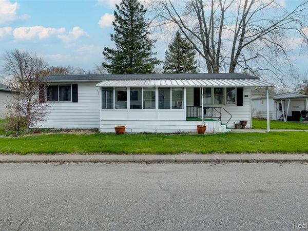 3333 Ravenswood, Marysville, MI 48040
