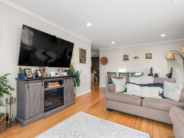 90 Park Avenue S, Unit B6, Rockville Centre, NY 11570