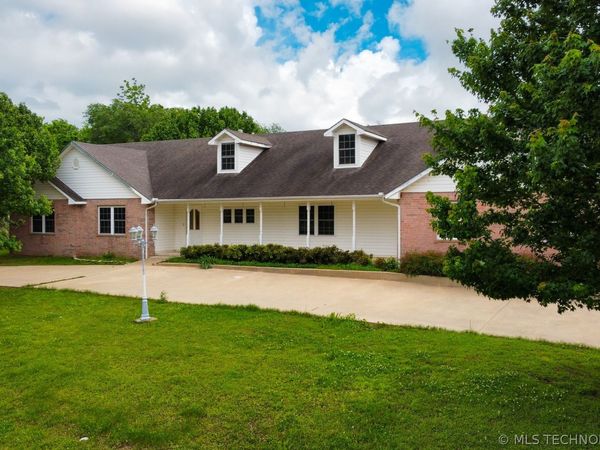 1304 SE 2nd Street, Wagoner, OK 74467