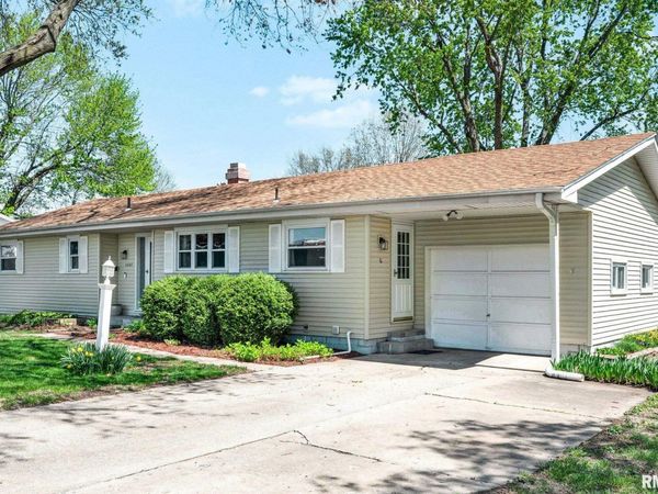 2697 Costa Drive, Galesburg, IL 61401