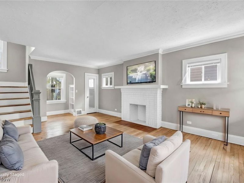 921 Helmsdale Road, Cleveland Heights, OH 44112 Photo 10