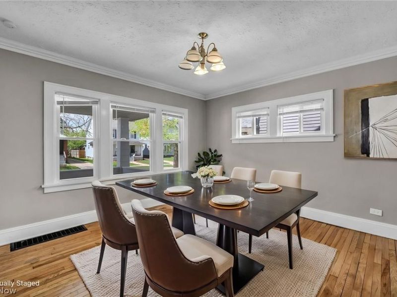 921 Helmsdale Road, Cleveland Heights, OH 44112 Photo 11