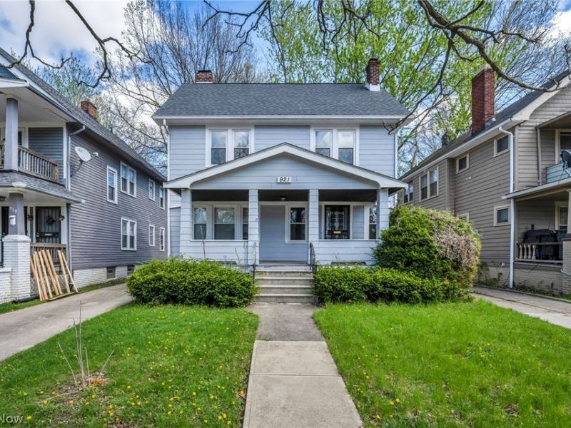921 Helmsdale Road, Cleveland Heights, OH 44112 Photo 2