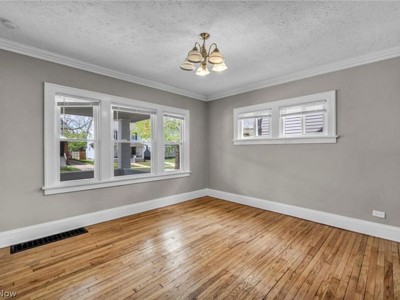 921 Helmsdale Road, Cleveland Heights, OH 44112 Photo 33