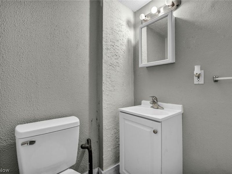 921 Helmsdale Road, Cleveland Heights, OH 44112 Photo 38