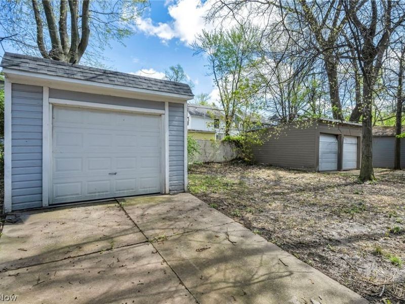 921 Helmsdale Road, Cleveland Heights, OH 44112 Photo 46