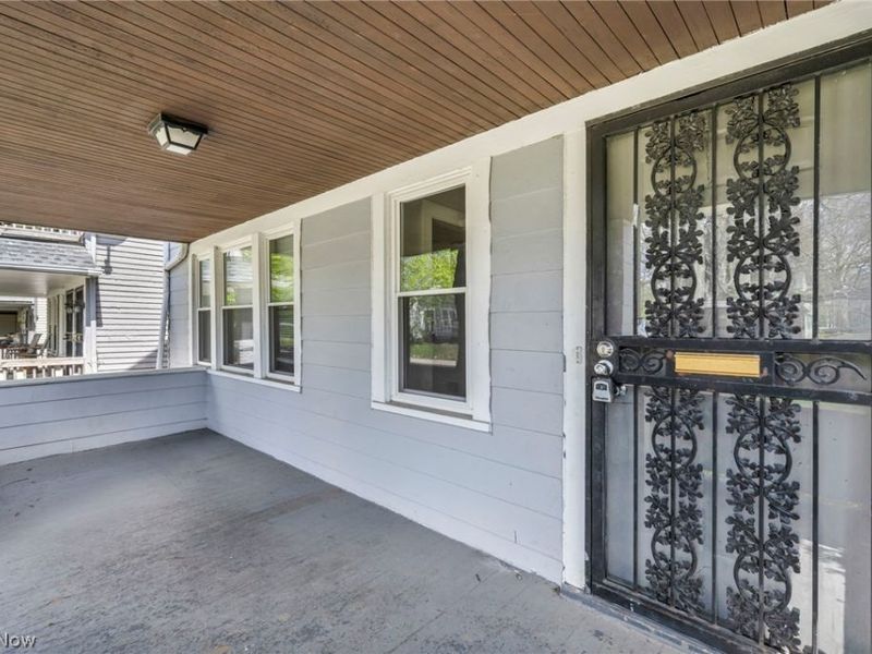 921 Helmsdale Road, Cleveland Heights, OH 44112 Photo 5