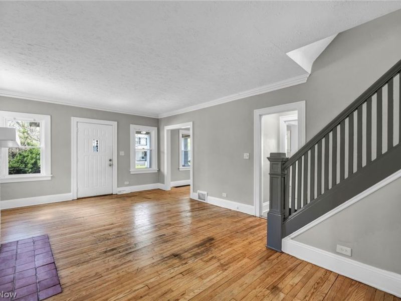 921 Helmsdale Road, Cleveland Heights, OH 44112 Photo 6