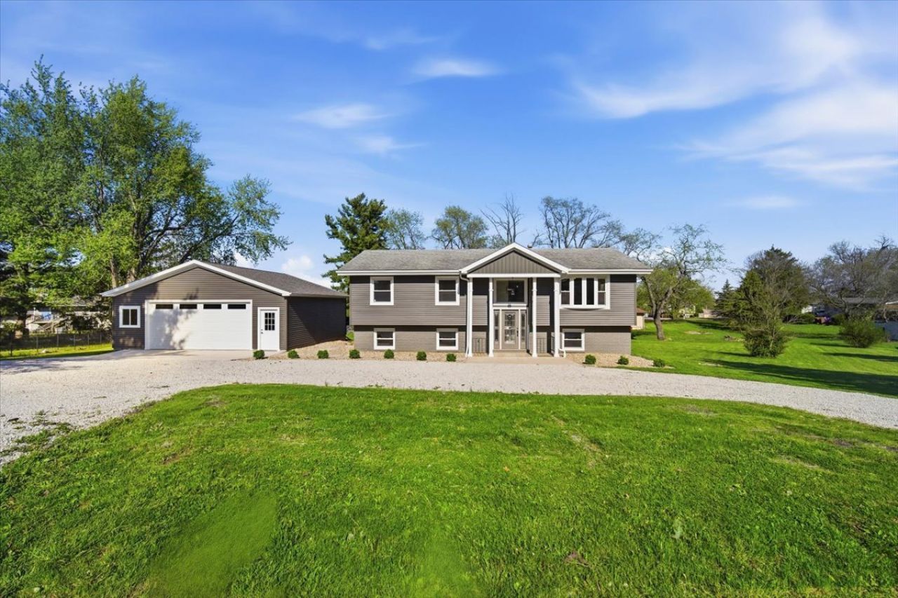 9646 Ridgewood Court , Bloomington, IL 61705