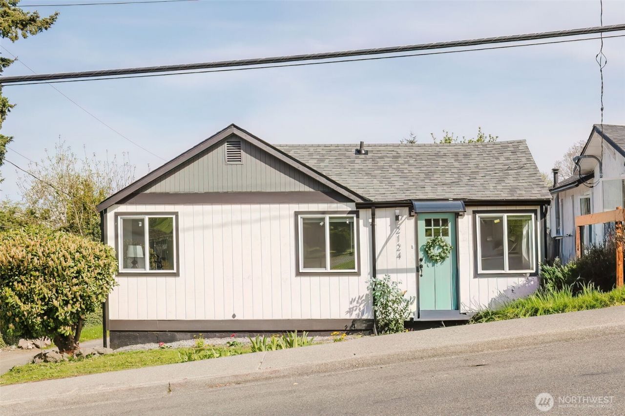 2124 15th Street , Bremerton, WA 98312