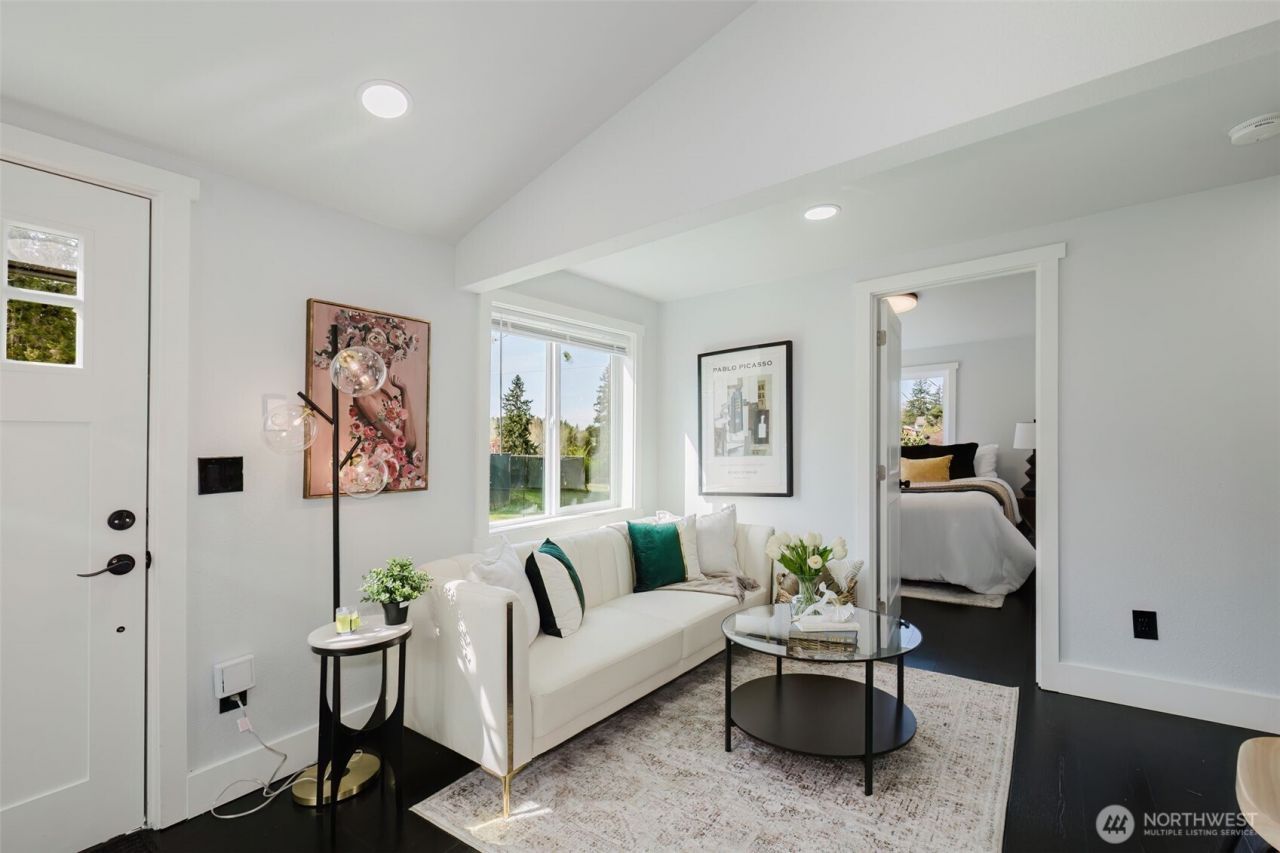 2124 15th Street , Bremerton, WA 98312