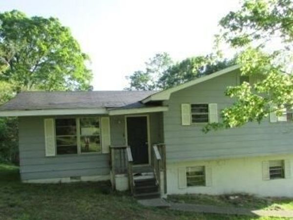 8 Taylor Street, Rossville, GA 30741