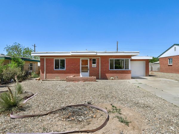 907 Manzano Street NE, Albuquerque, NM 87110