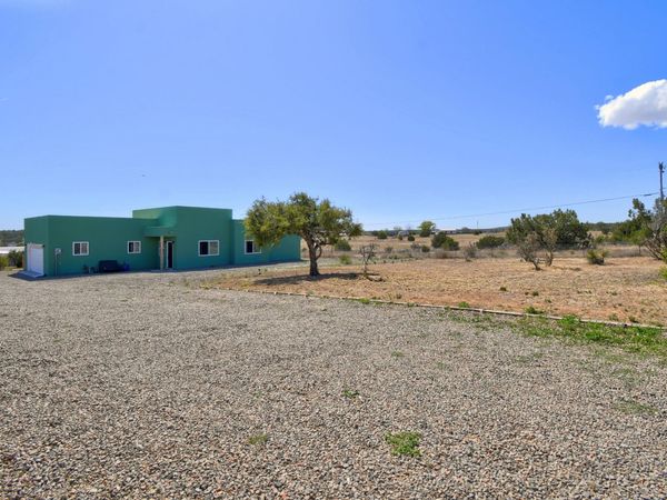 95 Skyline Drive, Edgewood, NM 87015