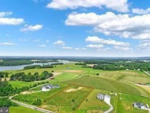 87 LEPPO MILL , HANOVER, PA 17331