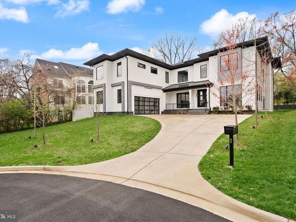 1054 KINGLET COURT, MCLEAN, VA 22101