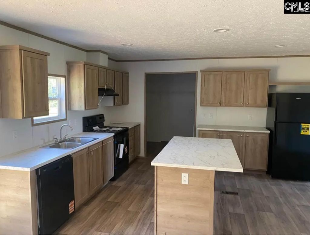 52 Oakdale Road  Photo 10