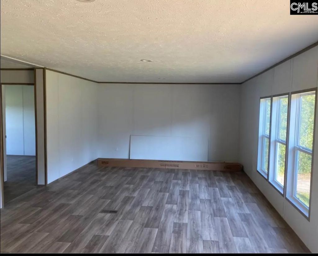 52 Oakdale Road  Photo 12