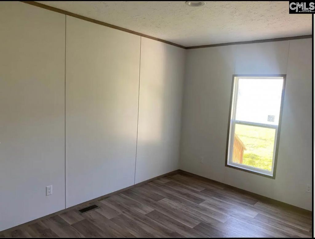 52 Oakdale Road  Photo 13