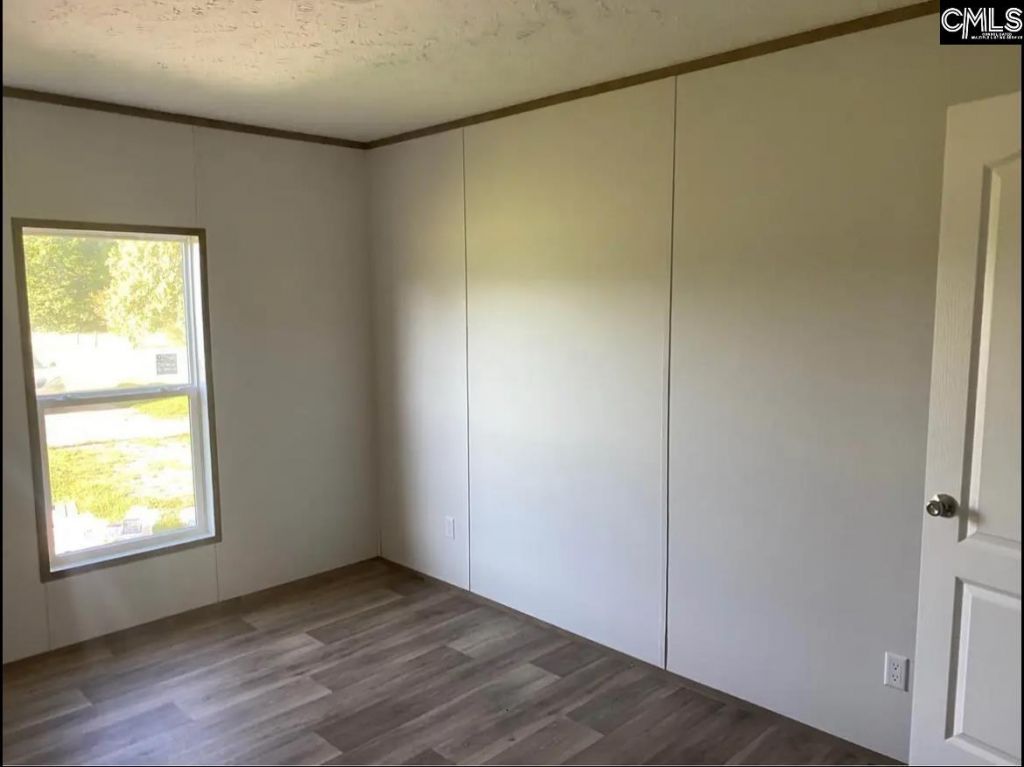 52 Oakdale Road  Photo 15