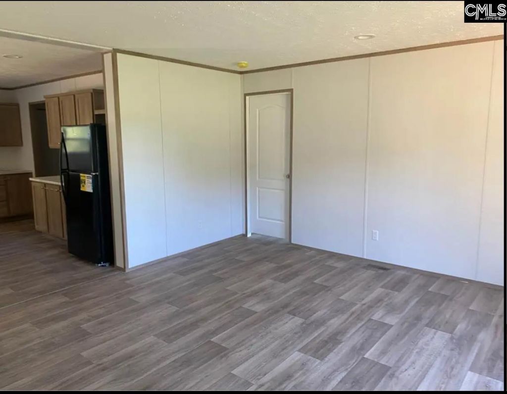 52 Oakdale Road  Photo 5