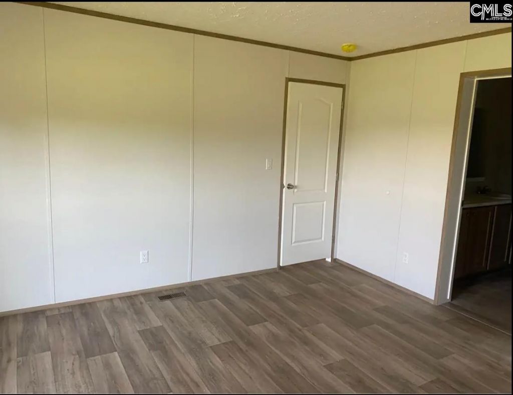 52 Oakdale Road  Photo 6