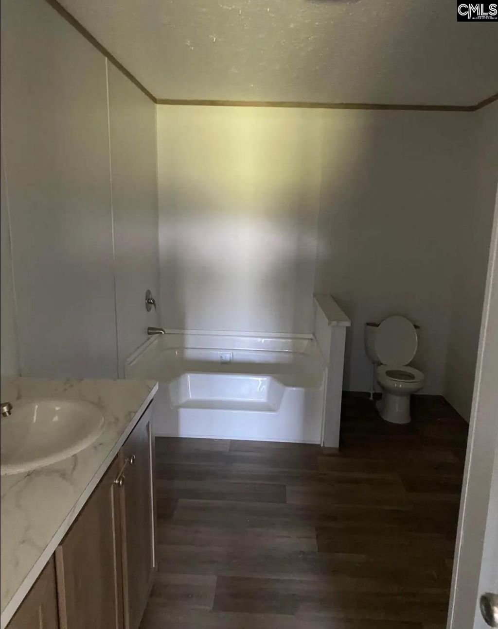 52 Oakdale Road  Photo 7