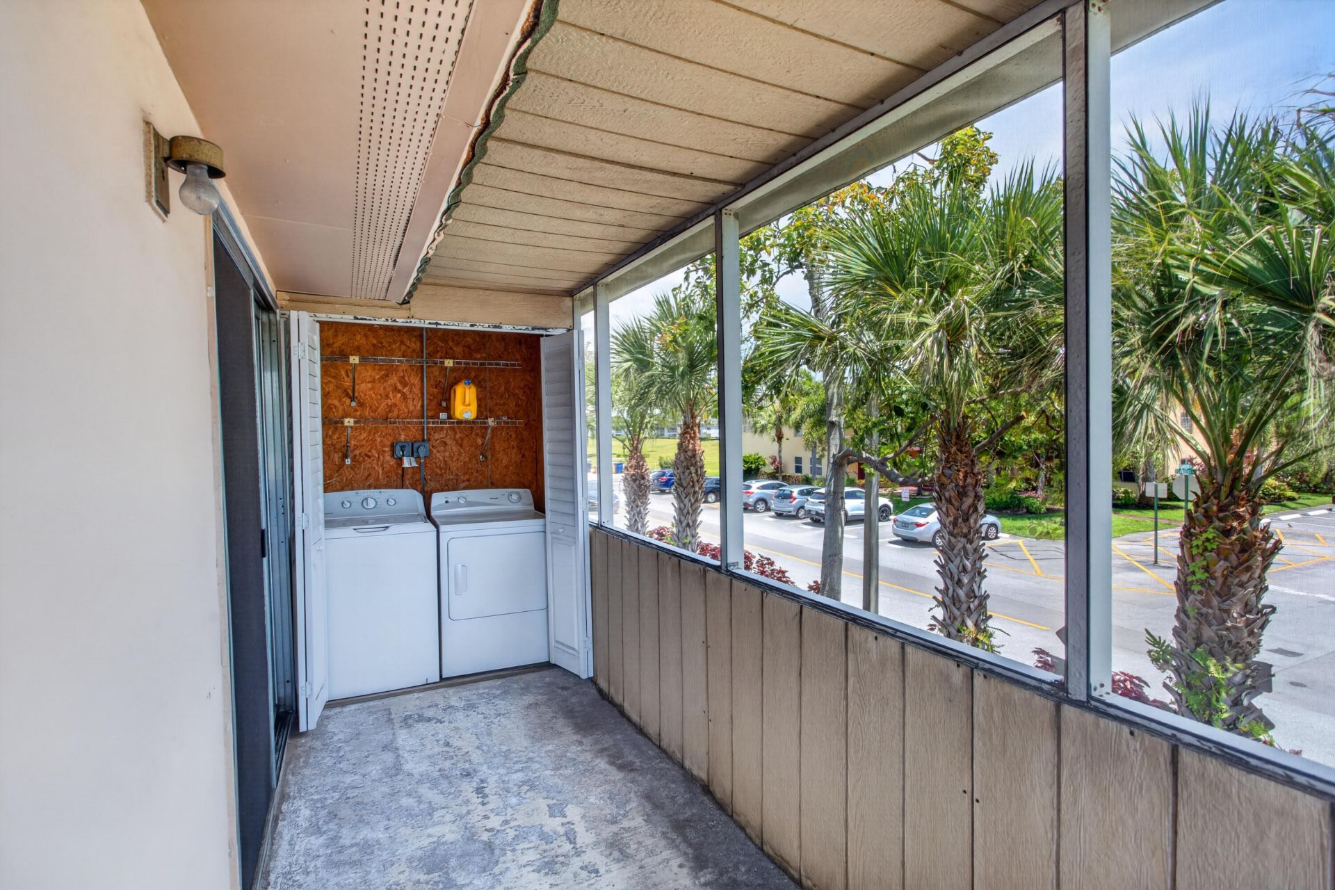 82 Flanders B, Delray Beach, FL 33484 Photo