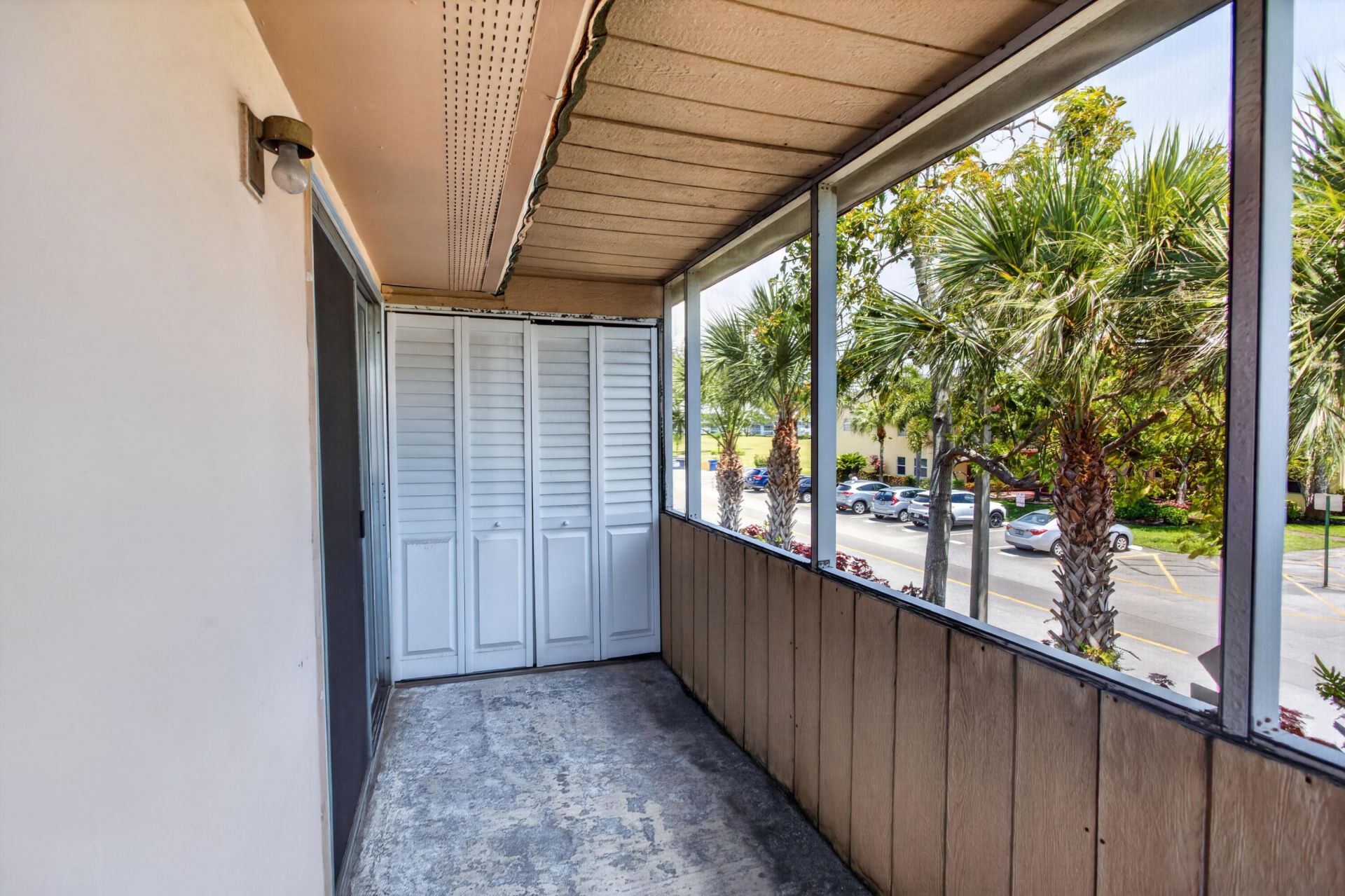82 Flanders B, Delray Beach, FL 33484 Photo