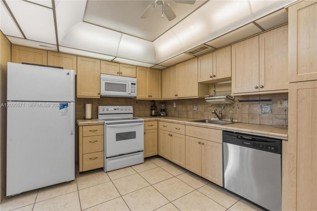 1600 S Ocean Dr , Unit 4G, Hollywood, FL 33019 Photo