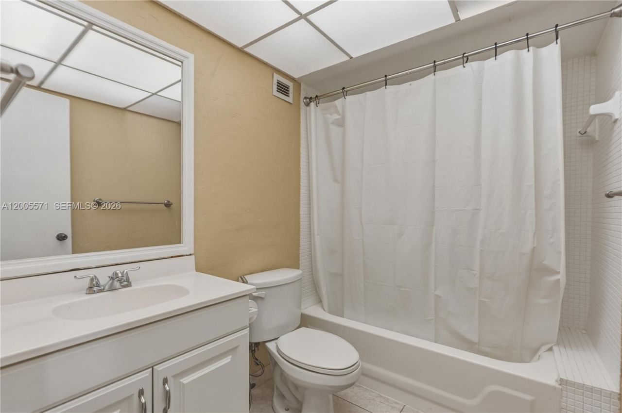 1600 S Ocean Dr , Unit 4G, Hollywood, FL 33019 Photo